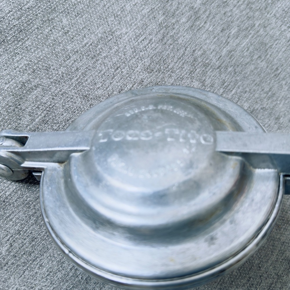 Vintage Toas-Tite Sandwich Toaster Cast Aluminum Pie Iron Campfire Tool Bakelite - Picture 16 of 17